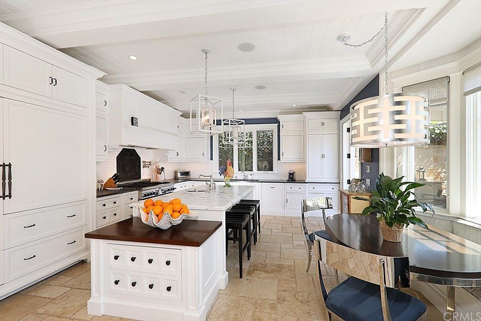 kitchen and breakfast nook