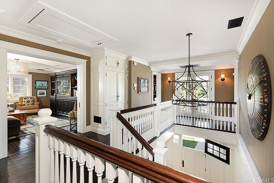 upstairs facing bonus room