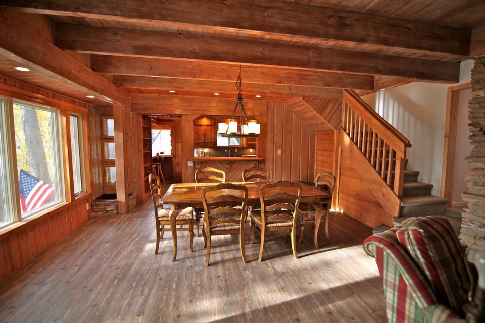 view of dining room area toward kitchen