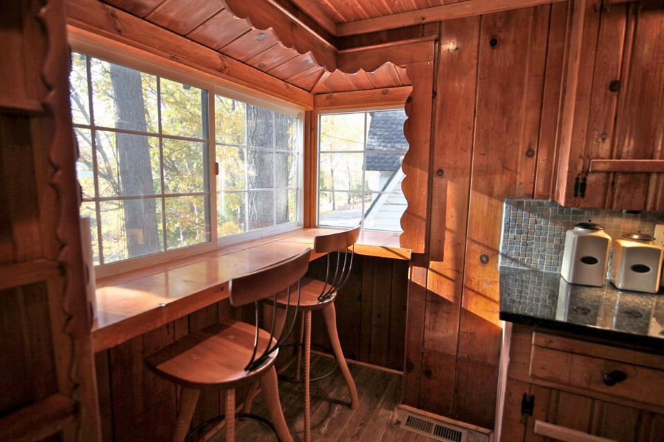 breakfast counter area inside kitchen