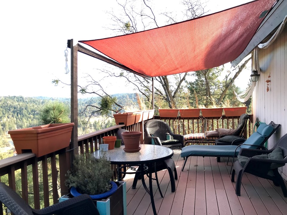 nice outdoor deck off family room